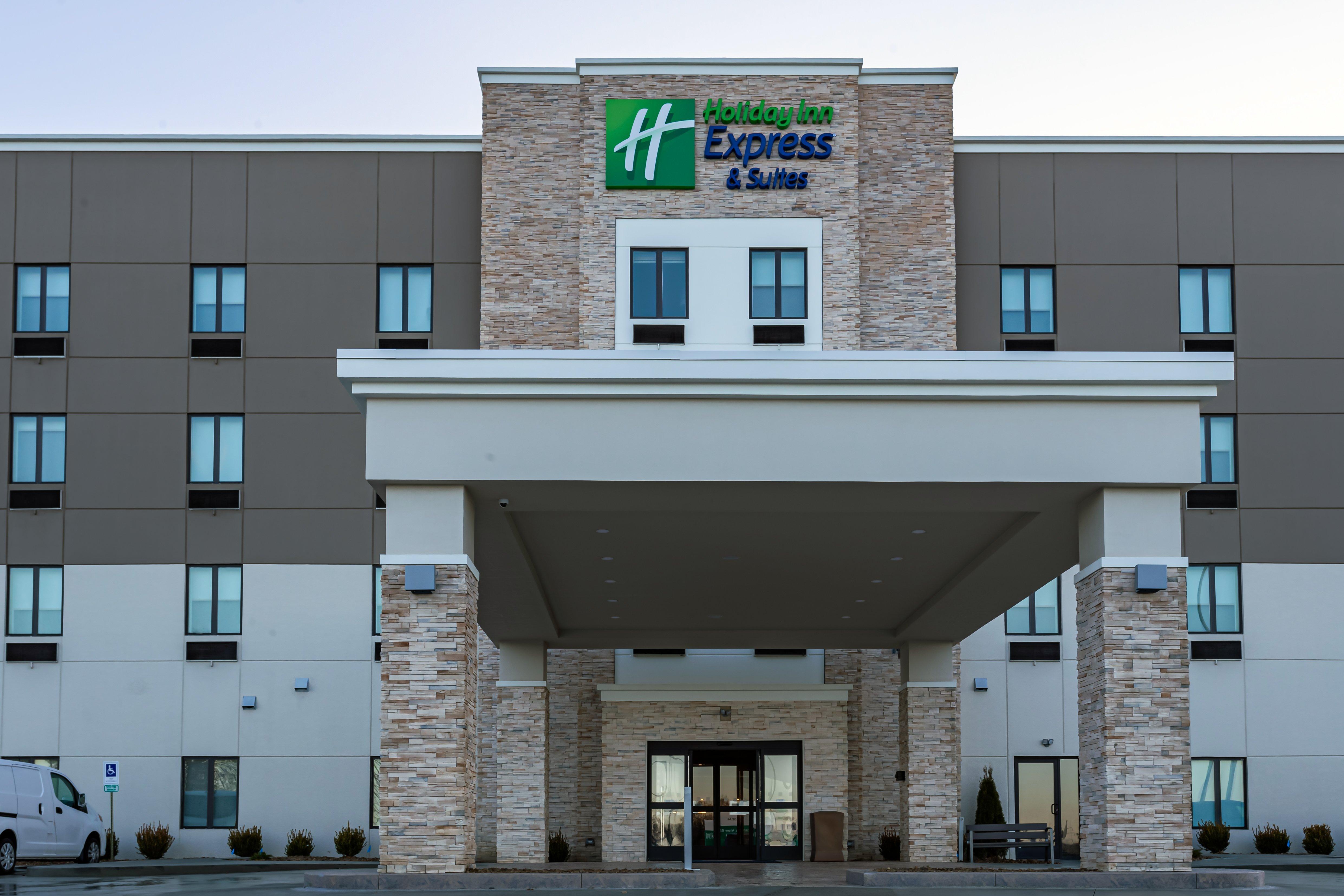 Holiday Inn Express & Suites - Columbus - Worthington, An Ihg Hotel Exterior photo