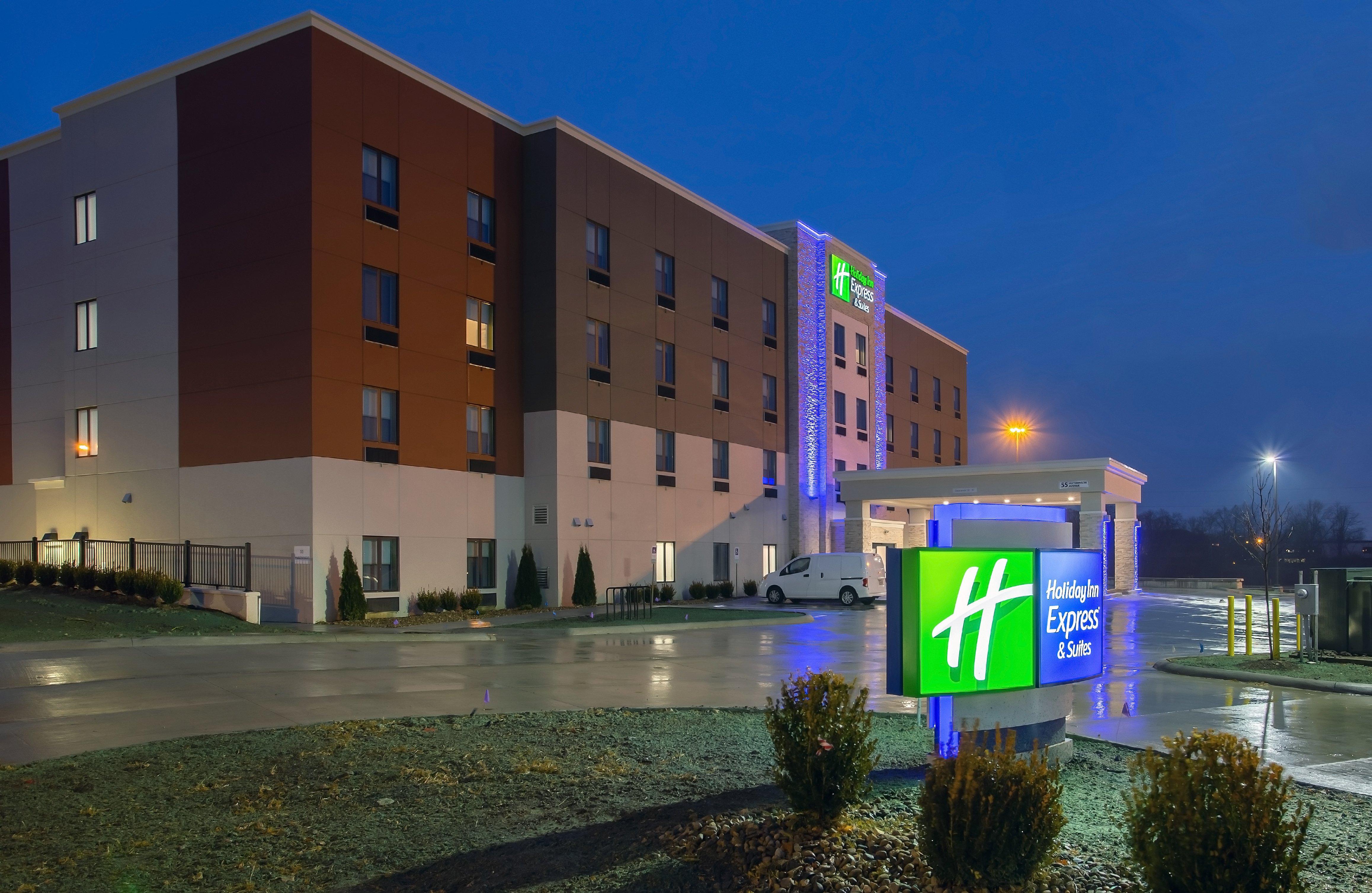 Holiday Inn Express & Suites - Columbus - Worthington, An Ihg Hotel Exterior photo