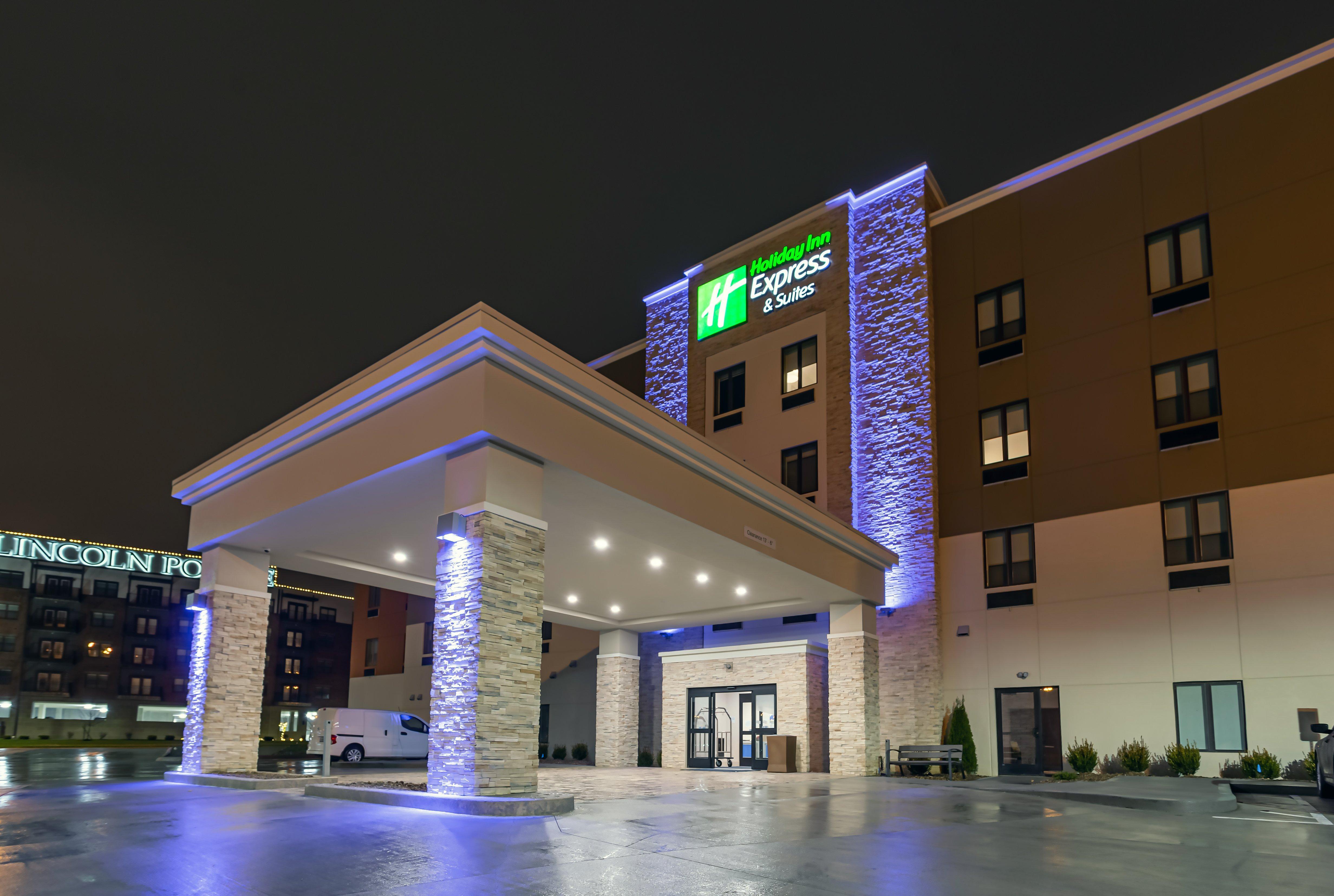 Holiday Inn Express & Suites - Columbus - Worthington, An Ihg Hotel Exterior photo